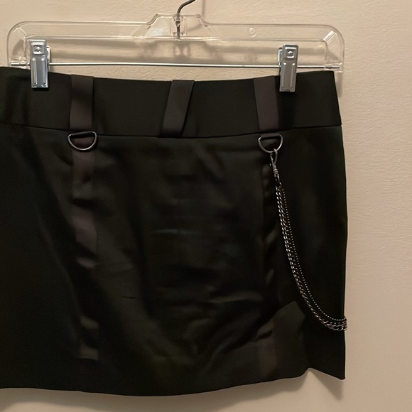 Mini skirt and sweater set - Picture 4 of 4